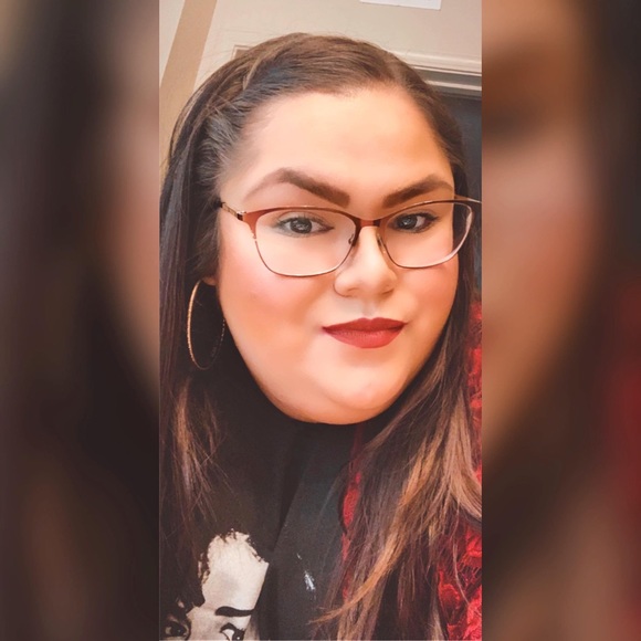 Meet your Posher, Krystal - Picture 1 of 1